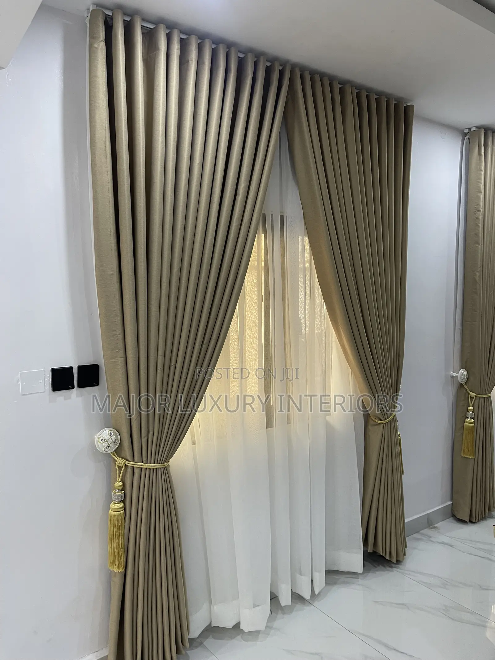 Highest Grade Curtain With Wave Design Pattern