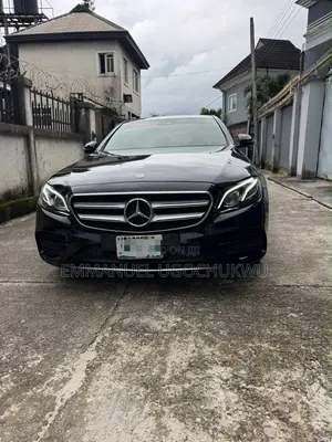 Mercedes-Benz E300 Base RWD Sedan (2.0L 4cyl 9A) 2017 Black