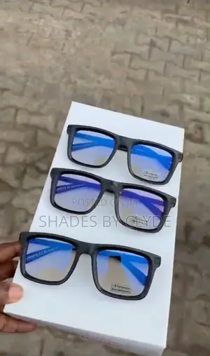 Photochromic Glasses - Style Meets Smart Tech!