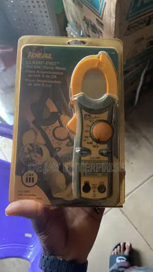 Digital Clamp Meter