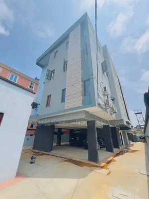 2bdrm Apartment in Surulere for sale