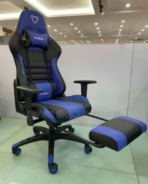 Ergonomic Gaming Chair With Footrest