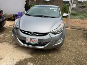 Hyundai Elantra GLS Sedan FWD (1.8L 4cyl 6A) 2013 Gray
