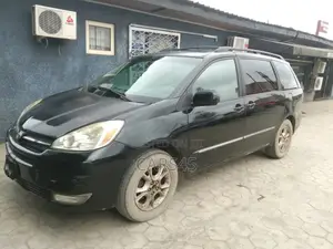 Toyota Sienna 2004 Black