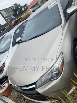 Toyota Camry SE 4dr Sedan (2.5L 4cyl 6A) 2015 Gold