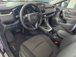 Toyota RAV4 2021 Blue