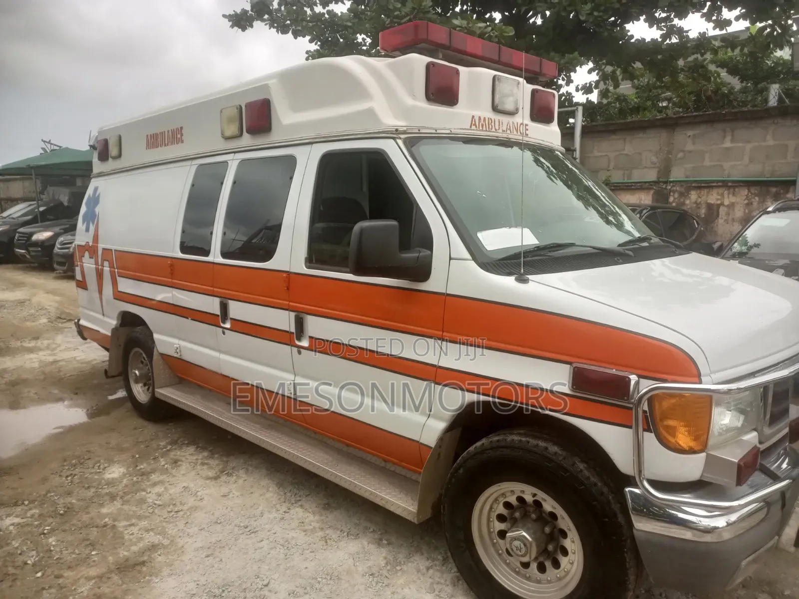 Ford E350 2005 White