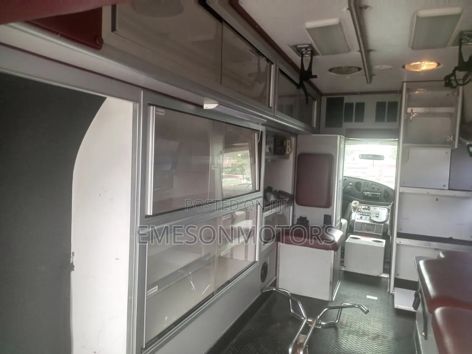 Ford E350 2005 White