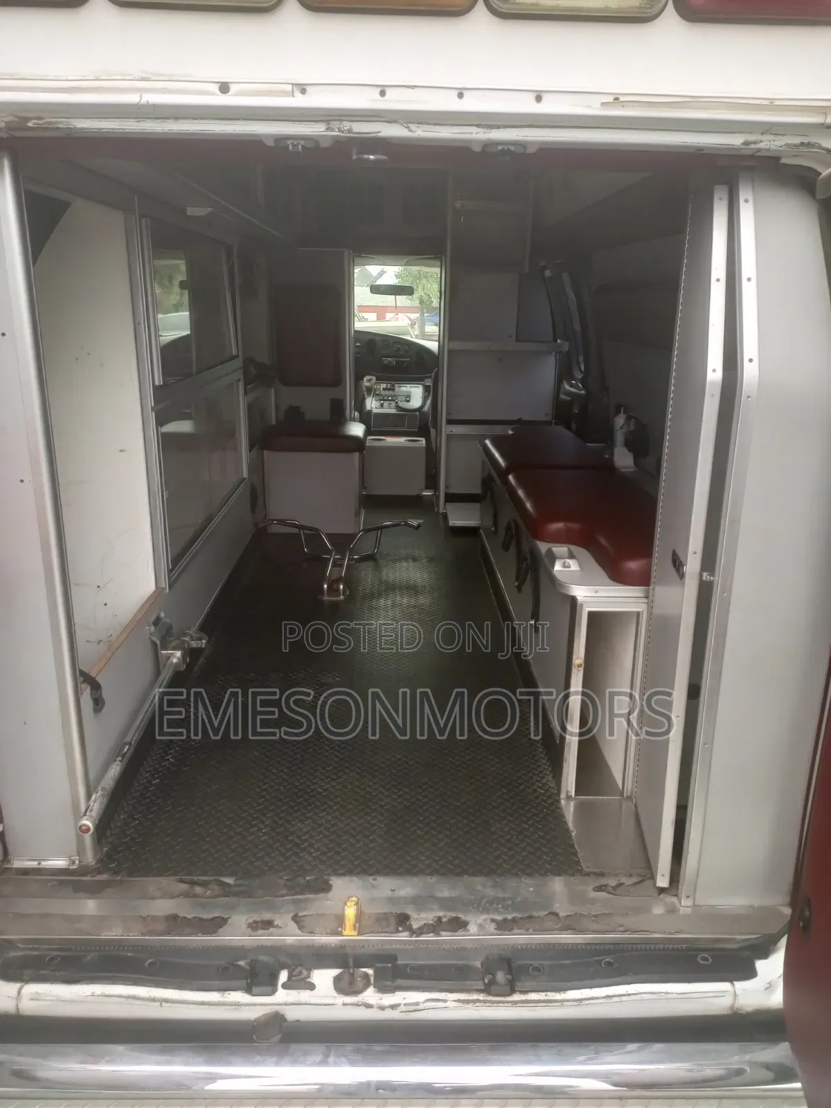 Ford E350 2005 White