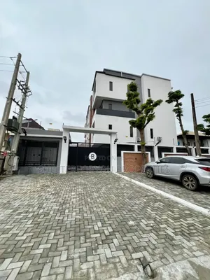 3bdrm Maisonette in Lekki Phase 1 for sale