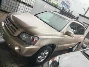 Toyota Highlander 2005 Gold