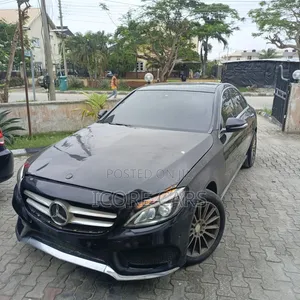 Mercedes-Benz C300 2016 Black