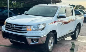 Toyota Hilux 2017 White