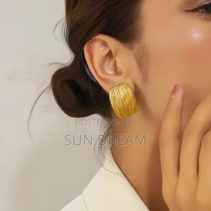 Beautiful Stud Women's Gold Earrings Gift Accessories