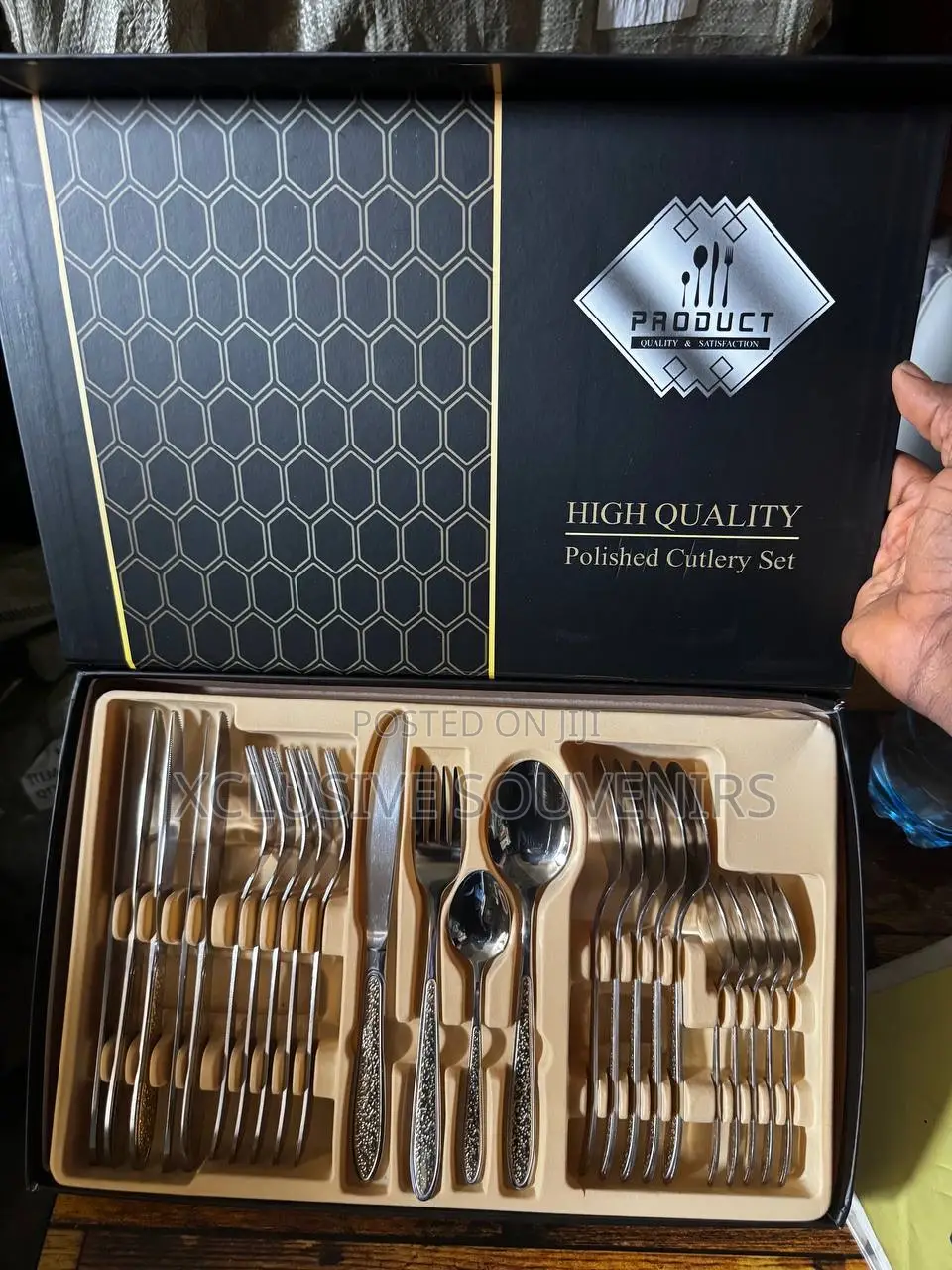 24Pcs Boxed Cutlery Set in Gold and Silver