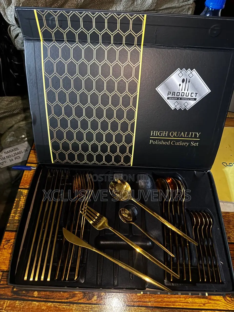 24Pcs Boxed Cutlery Set in Gold and Silver