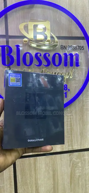 New Samsung Galaxy Fold 5G 512 GB Black