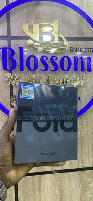New Samsung Galaxy Z Fold4 256 GB Black