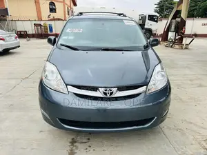 Toyota Sienna XLE Limited AWD 2006 Gray
