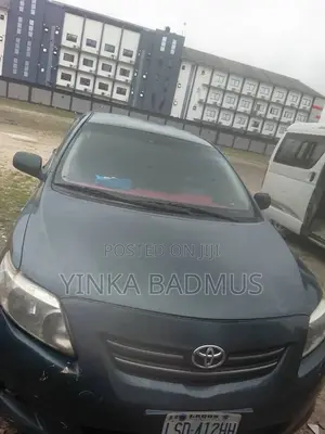 Toyota Corolla Base 4dr Sedan (1.8L 4cyl 5M) 2010 Green