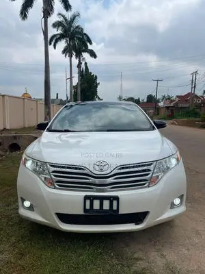 Toyota Venza XLE 2010 White