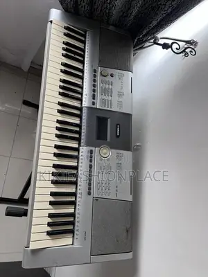 Original Yamaha Keyboard
