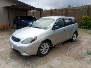 Toyota Matrix XR Hatchback AWD (1.8L 4cyl 4A) 2005 Silver