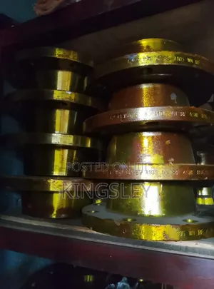 ASTM A105 Carbon Steel Weld Neck (WN) Flanges.