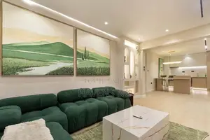 Tropez – Luxury 2-Bedroom Apartment for Shortlet