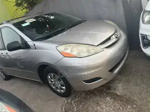 Toyota Sienna 2006 Silver