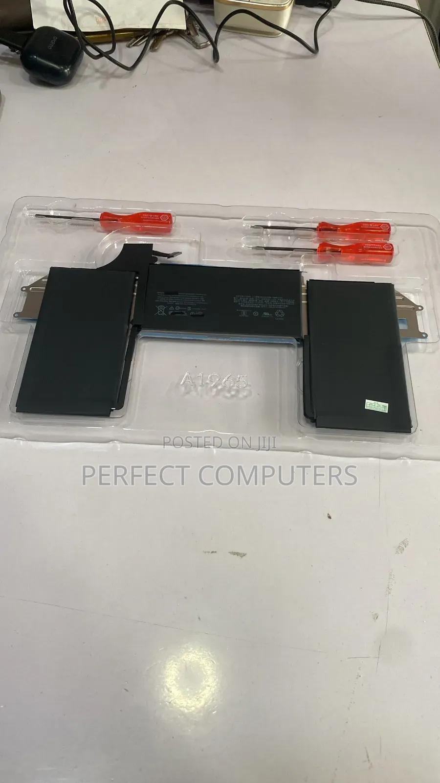 Replacement MacBook Pro A1965 Battery (With Tool Kit)