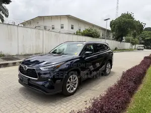Toyota Highlander Limited AWD 2023 Blue