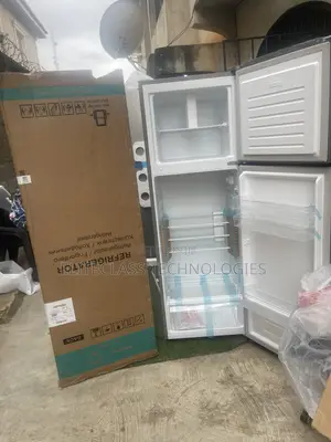 Hisense 306 Litre Twin Door Refrigerator