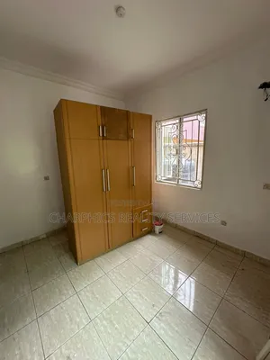 2bdrm Apartment in Lekki Phase 1 for rent