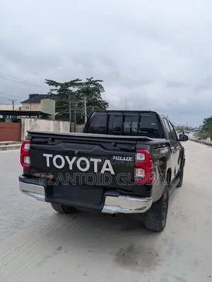Toyota Hilux 2023 Black