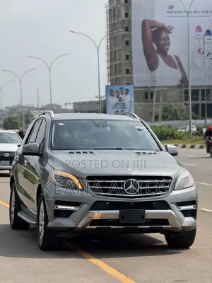 Mercedes-Benz M Class ML350 4MATIC 4dr SUV AWD (3.5L 6cyl 7A) 2014 Gray