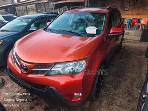 Toyota RAV4 2015 Red