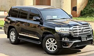 Toyota Land Cruiser 5.7 V8 VXR 2018 Black