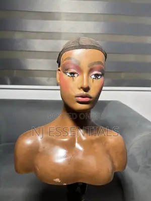 Shoulder Length Mannequin