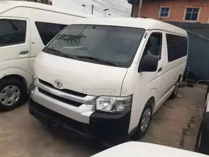 Toyota HiAce 2010 White