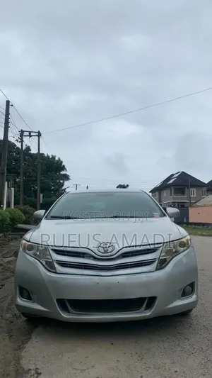 Toyota Venza 2010 Silver