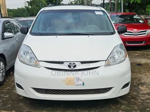 Toyota Sienna 2009 White