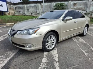 Lexus ES 2012 Gold