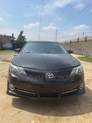 Toyota Camry SE 4dr Sedan (2.5L 4cyl 6A) 2013 Black