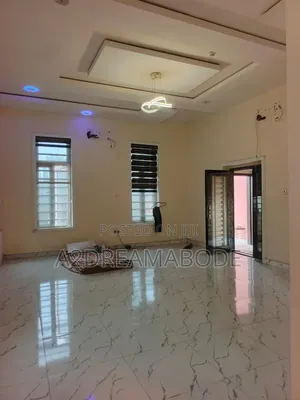 5bdrm Duplex in Omole for rent