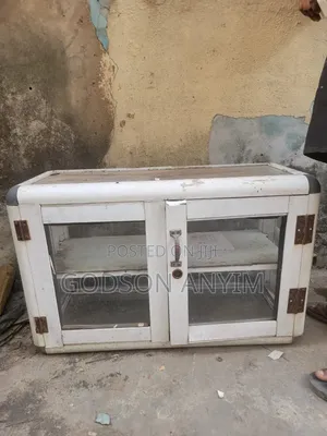 Show Glass