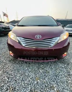 Toyota Sienna LE AWD 7-Passenger 2013 Burgundy
