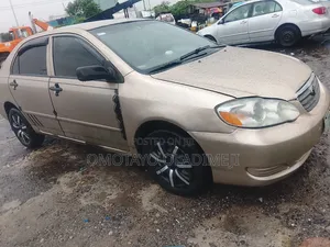 Toyota Corolla 2005 Gold