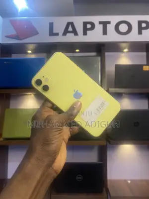 Apple iPhone 11 64 GB Yellow
