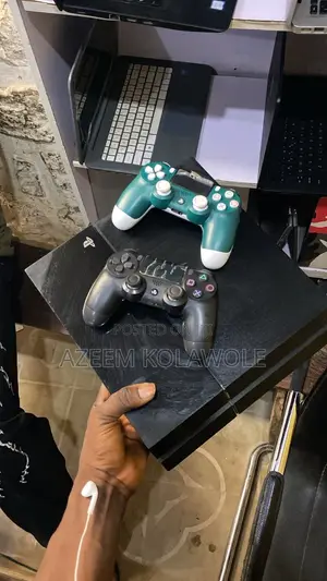 Ps4 Fat 2pad and 10games